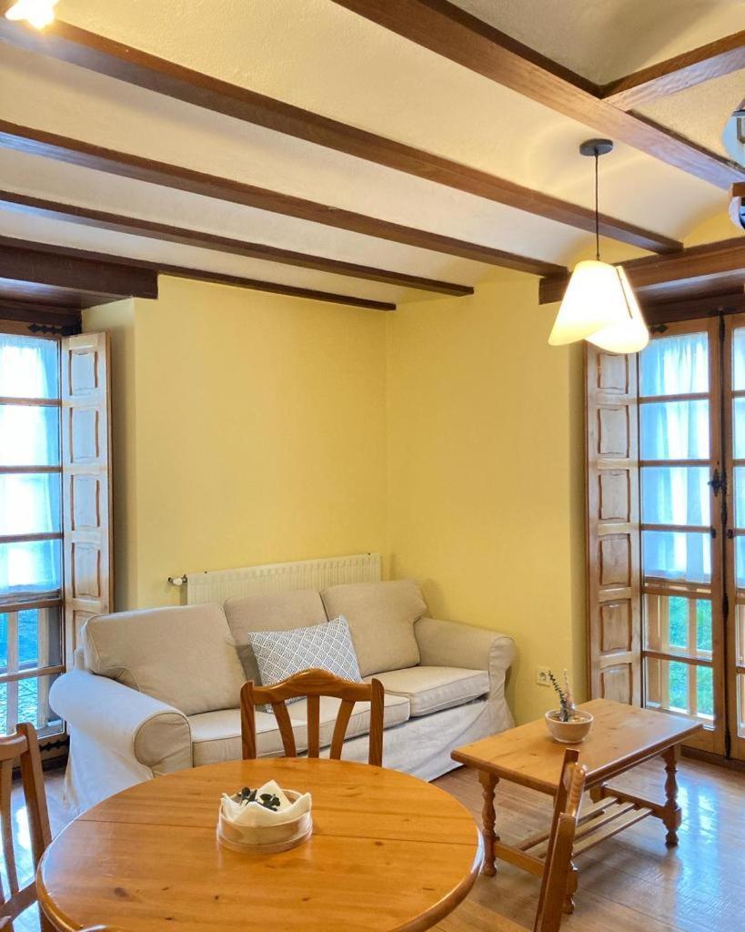 Ahio San Martin, Apartamentos Rurales Casa De La Villa San Martin de Oscos Luaran gambar